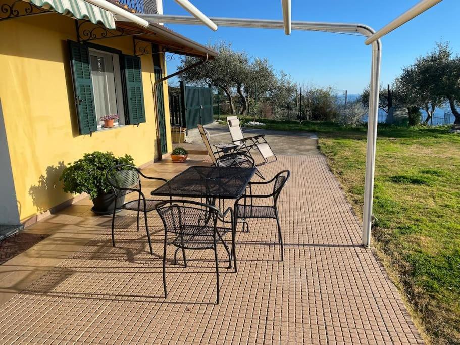 Casa Vista Mare - Superb Garden And Parking Included Villa Империа Екстериор снимка