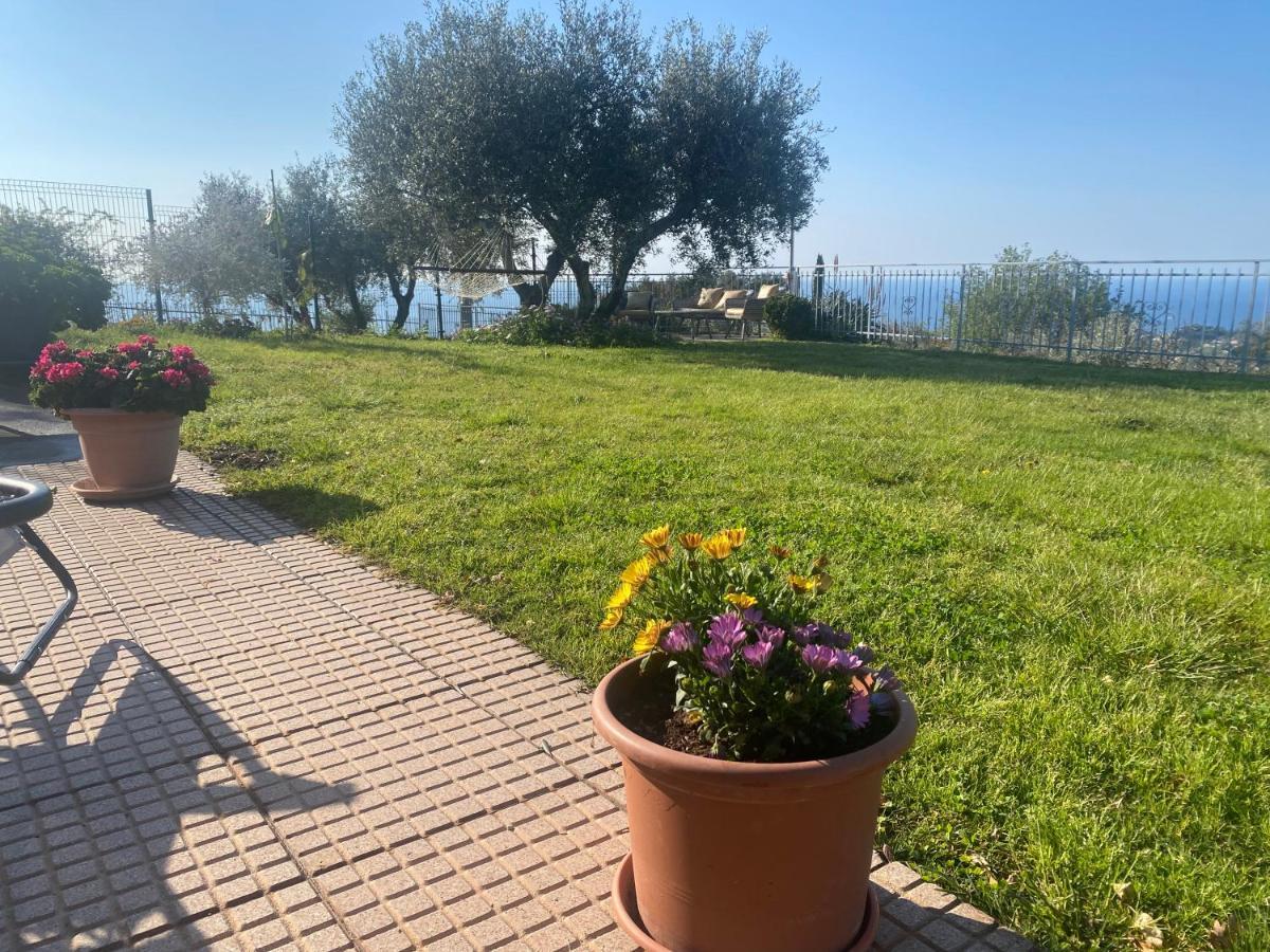 Casa Vista Mare - Superb Garden And Parking Included Villa Империа Екстериор снимка