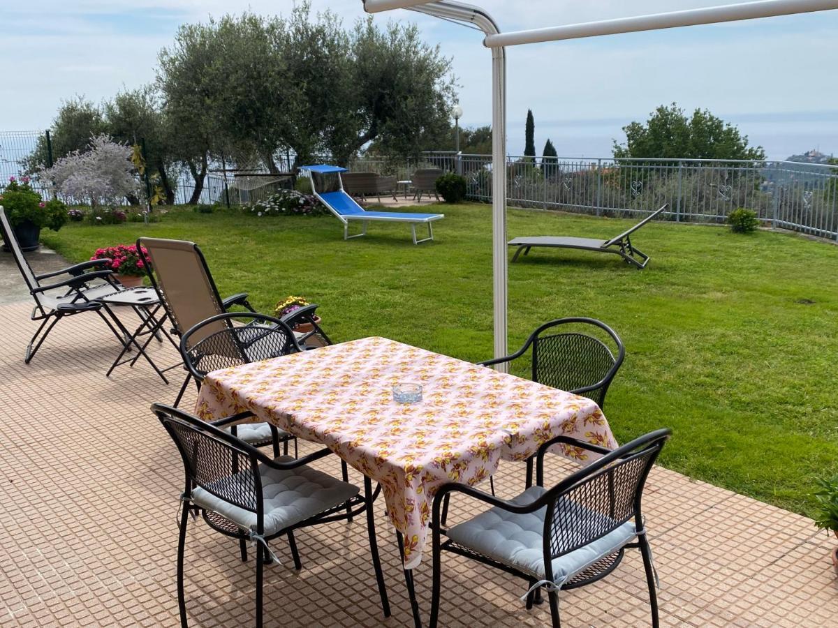 Casa Vista Mare - Superb Garden And Parking Included Villa Империа Екстериор снимка