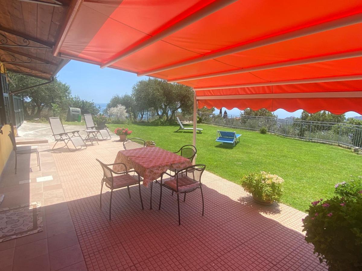 Casa Vista Mare - Superb Garden And Parking Included Villa Империа Екстериор снимка