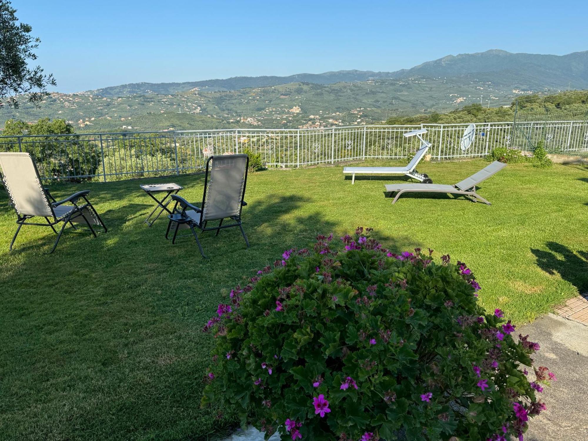 Casa Vista Mare - Superb Garden And Parking Included Villa Империа Екстериор снимка